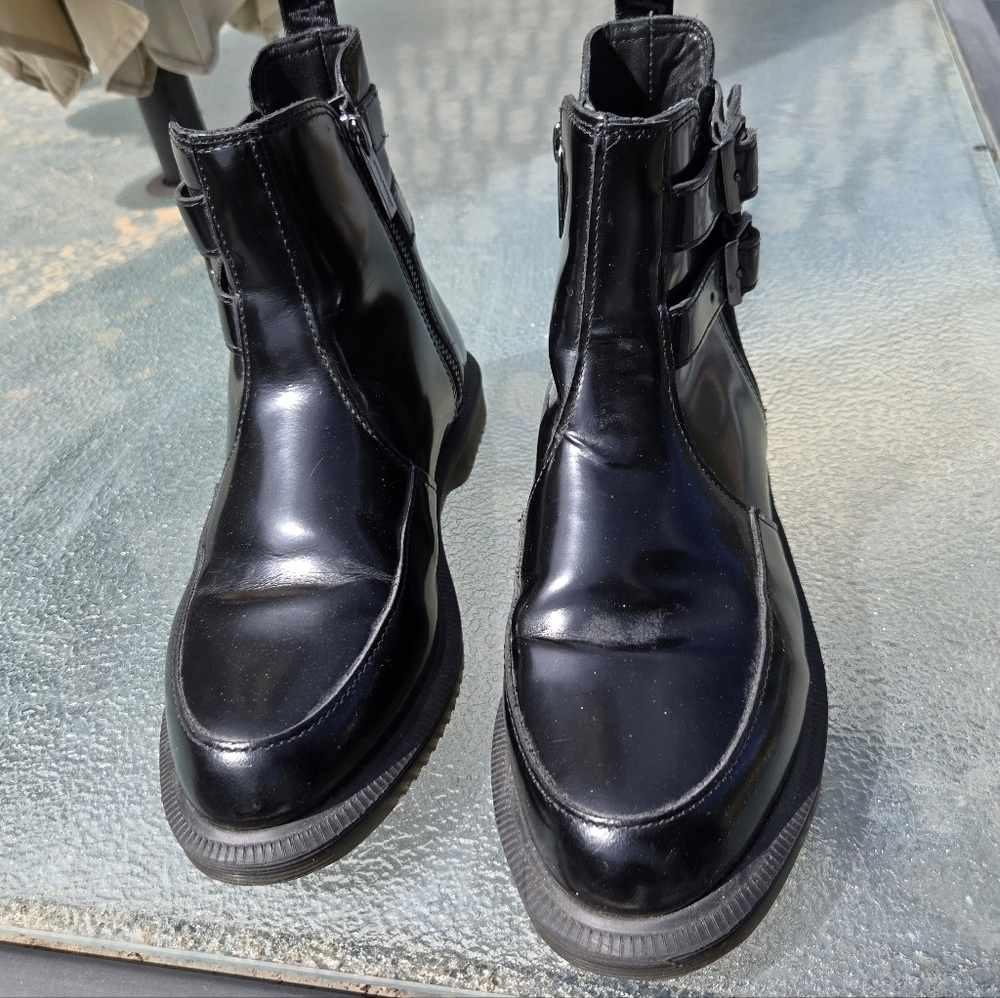 Dr. Martens Flora II Sz US 6 AirWair Heel Smooth Leather Buckle Chelsea Zipper